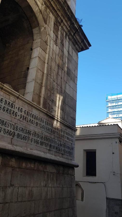 Santa Chiara Home Spaccanapoli ภายนอก รูปภาพ