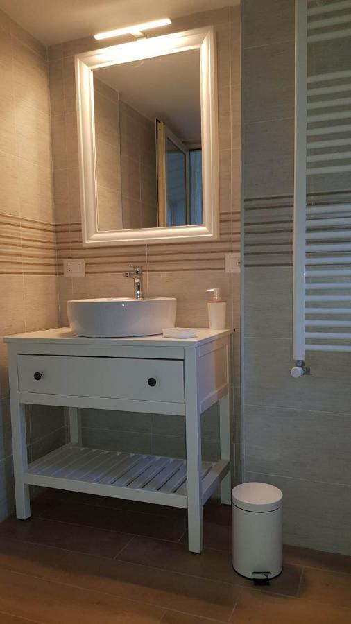 Santa Chiara Home Spaccanapoli ภายนอก รูปภาพ