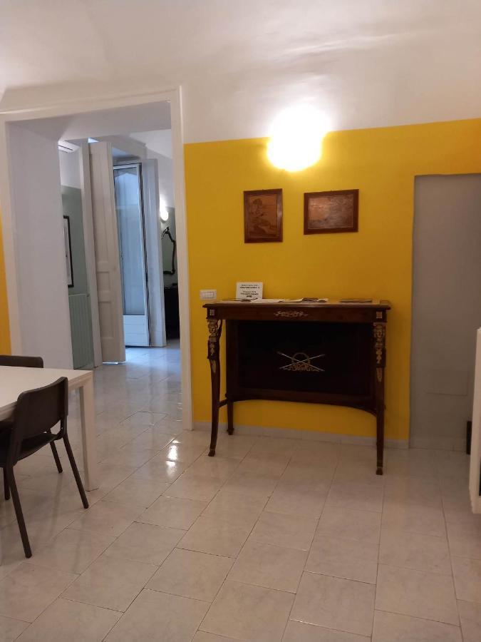 Santa Chiara Home Spaccanapoli ภายนอก รูปภาพ