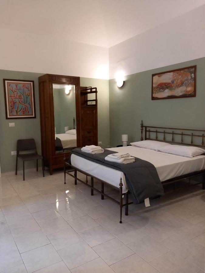Santa Chiara Home Spaccanapoli ภายนอก รูปภาพ
