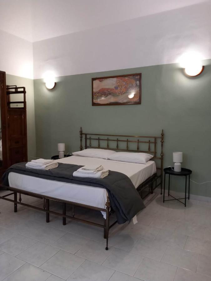 Santa Chiara Home Spaccanapoli ภายนอก รูปภาพ